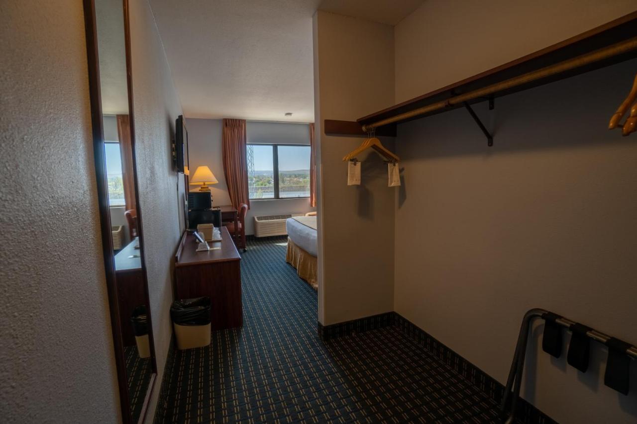 Clover Island Inn Kennewick Eksteriør billede