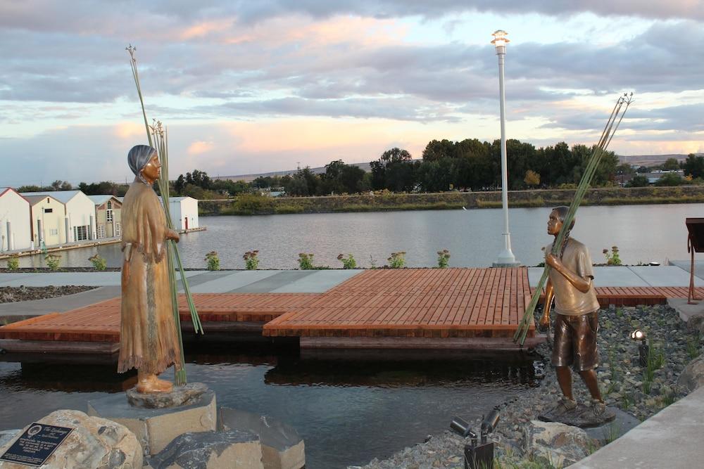 Clover Island Inn Kennewick Eksteriør billede