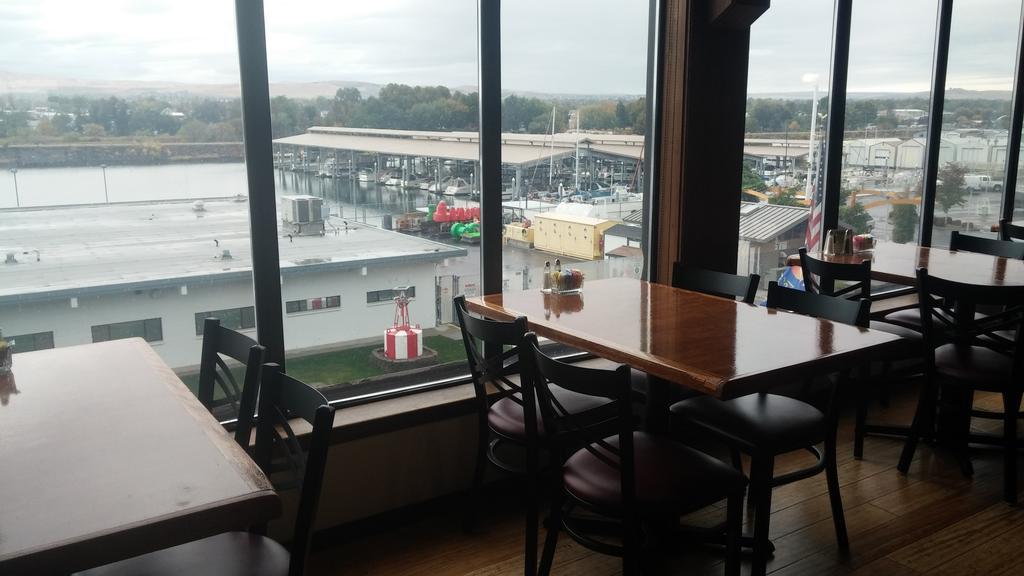 Clover Island Inn Kennewick Eksteriør billede